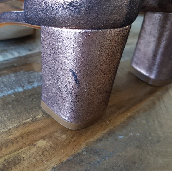 🆕🌿METALLIC LEATHER SANDALS🌿 - Picture 9 of 10